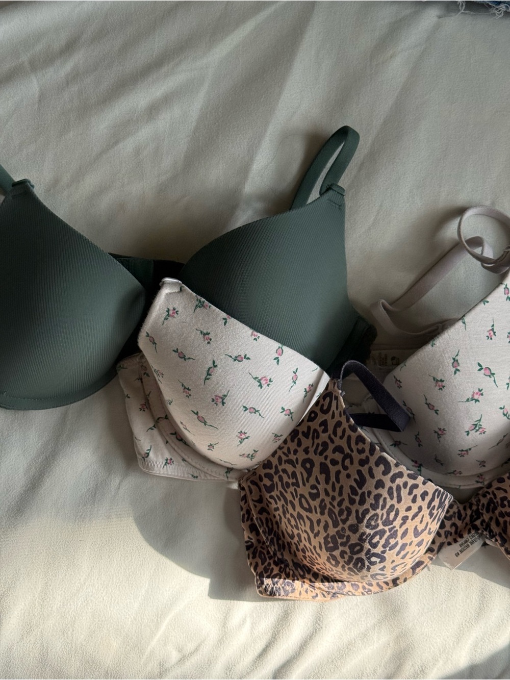 Victoria's Secret T-Shirt Bra Bundle Size 34B